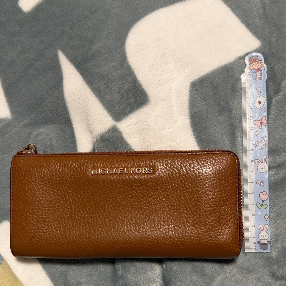 Michael Kors Tan Leather Zip Wallet - Picture 8 of 9